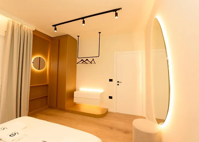 Lungomare Viewpoint * Vlorë