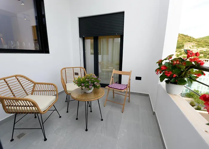 Lungomare Viewpoint * Wlora