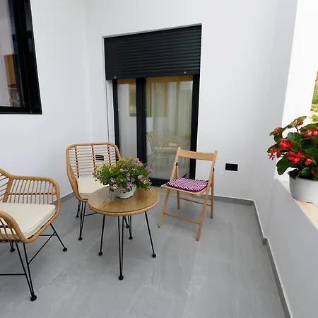 Lungomare Viewpoint * Wlora